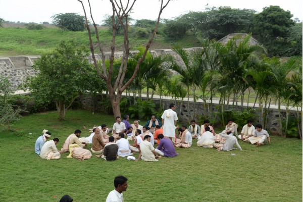 à¤ˆà¤¶à¤¾à¤¨à¥à¤¯à¥‡à¤¶à¥à¤µà¤° à¤®à¤‚à¤¦à¤¿à¤°à¤¾à¤¤ à¤†à¤¯à¥‹à¤œà¤¿à¤¤ à¤¤à¥€à¤¨ à¤¦à¤¿à¤µà¤¸à¥€à¤¯ à¤®à¤¹à¤¾à¤°à¥à¤¦à¥à¤° à¤ªà¥‚à¤œà¥‡ à¤ªà¥à¤°à¤¸à¤‚à¤—à¥€ à¤®à¤‚à¤¦à¤¿à¤°à¤¾à¤¤à¥€à¤² à¤µà¤¿à¤¹à¤‚à¤—à¤® à¤¦à¥ƒà¤¶à¥à¤¯ - Shree Eeshanyeshwar Temple - Photo Gallery