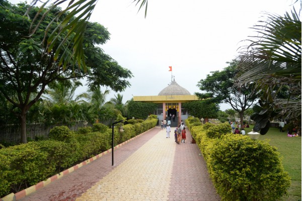 à¤ˆà¤¶à¤¾à¤¨à¥à¤¯à¥‡à¤¶à¥à¤µà¤° à¤®à¤‚à¤¦à¤¿à¤°à¤¾à¤¤ à¤†à¤¯à¥‹à¤œà¤¿à¤¤ à¤¤à¥€à¤¨ à¤¦à¤¿à¤µà¤¸à¥€à¤¯ à¤®à¤¹à¤¾à¤°à¥à¤¦à¥à¤° à¤ªà¥‚à¤œà¥‡ à¤ªà¥à¤°à¤¸à¤‚à¤—à¥€ à¤®à¤‚à¤¦à¤¿à¤°à¤¾à¤¤à¥€à¤² à¤µà¤¿à¤¹à¤‚à¤—à¤® à¤¦à¥ƒà¤¶à¥à¤¯ - Shree Eeshanyeshwar Temple - Photo Gallery