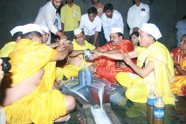 à¤®à¤‚à¤¦à¤¿à¤°à¤¾à¤šà¥‡ à¤«à¥‹à¤Ÿà¥‹ - Shree Eeshanyeshwar Temple - Photo Gallery