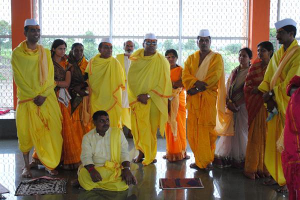 à¤ˆà¤¶à¤¾à¤¨à¥à¤¯à¥‡à¤¶à¥à¤µà¤° à¤®à¤‚à¤¦à¤¿à¤°à¤¾à¤¤ à¤†à¤¯à¥‹à¤œà¤¿à¤¤ à¤ªà¥‚à¤œà¥‡ à¤ªà¥à¤°à¤¸à¤‚à¤—à¥€ à¤¯à¤œà¤®à¤¾à¤¨Shree Siddha Shree Eeshanyeshwar Mandir Mirgaon